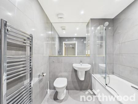 2 bedroom Flat to let in Victoria Crescent, Ashford, Ashford, TN23