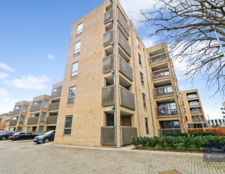 2 bedroom Flat to let in Victoria Crescent, Ashford, Ashford, TN23