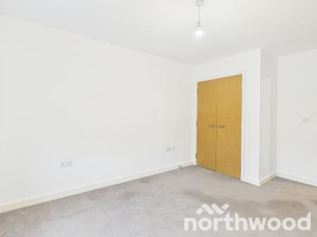 2 bedroom Flat to let in Victoria Crescent, La Riviere, Ashford, TN23