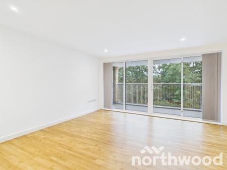 2 bedroom Flat to let in Victoria Crescent, La Riviere, Ashford, TN23