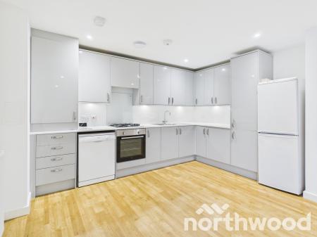 2 bedroom Flat to let in Victoria Crescent, La Riviere, Ashford, TN23