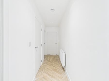 2 bedroom Flat to let in Victoria Crescent, Victoria Point, Ashford, TN23