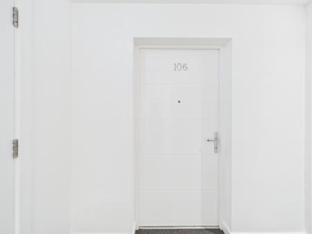 2 bedroom Flat to let in Victoria Crescent, Victoria Point, Ashford, TN23