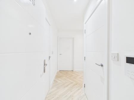 2 bedroom Flat to let in Victoria Crescent, Victoria Point, Ashford, TN23