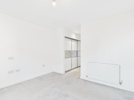 2 bedroom Flat to let in Victoria Crescent, Victoria Point, Ashford, TN23