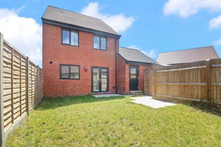 3 bedroom Detached house to let in Cornfield Lane, Kingsnorth, TN25