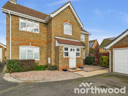 4 bedroom Detached house to let in Frank Edinger Close, Kennington, Ashford, TN24