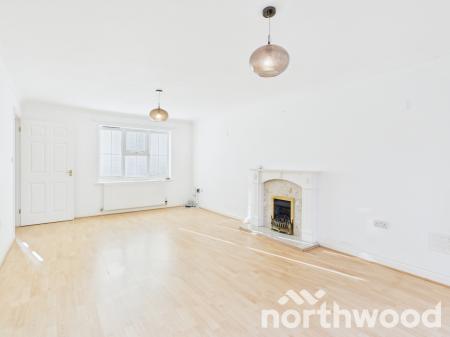 4 bedroom Detached house to let in Frank Edinger Close, Kennington, Ashford, TN24