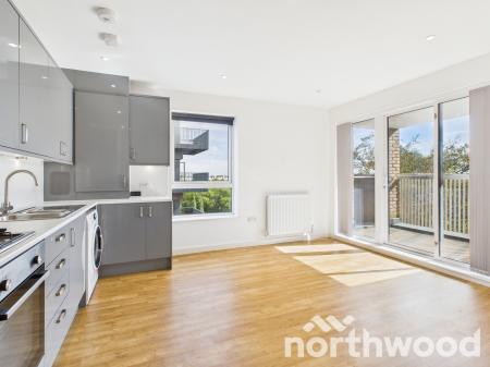 1 bedroom Flat to let in Victoria Crescent, La Riviere, Ashford, TN23