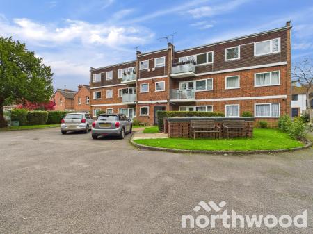 2 bedroom Apartment for sale in Lower Queens Road, Ashford, Ashford, TN24
