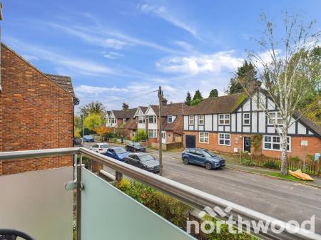 2 bedroom Apartment for sale in Lower Queens Road, Ashford, Ashford, TN24