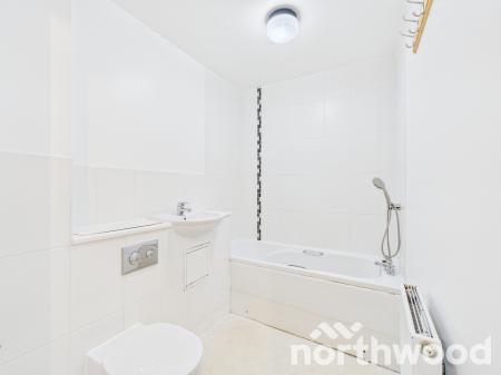 2 bedroom Apartment for sale in Drummond Grove, Willesborough, Ashford, TN24