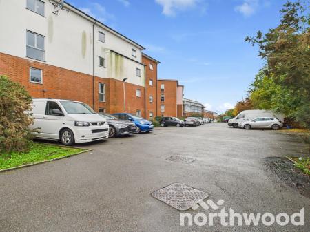 2 bedroom Apartment for sale in Drummond Grove, Willesborough, Ashford, TN24