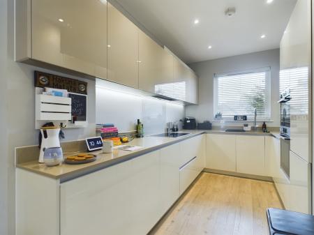 4 bedroom Town house to let in Chilmington Avenue, Chilmington Green, Ashford, TN23