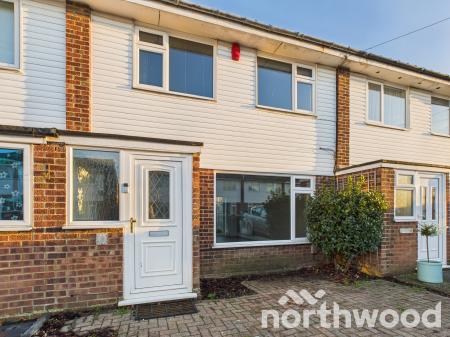 3 bedroom Terraced House to let in Underwood Close, Kennington, Ashford, TN24