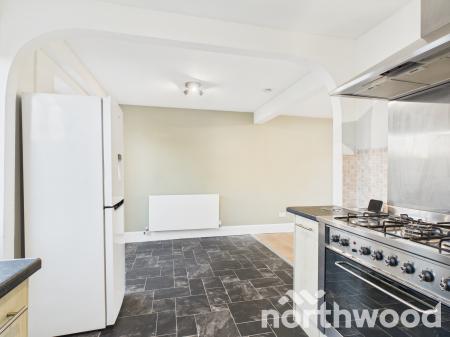 3 bedroom Terraced House to let in Underwood Close, Kennington, Ashford, TN24