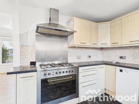 3 bedroom Terraced House to let in Underwood Close, Kennington, Ashford, TN24
