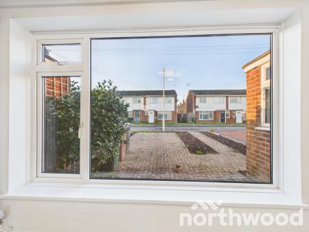 3 bedroom Terraced House to let in Underwood Close, Kennington, Ashford, TN24