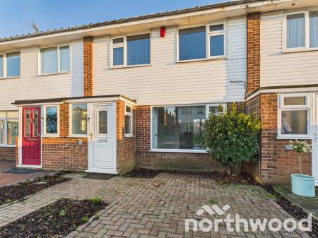 3 bedroom Terraced House to let in Underwood Close, Kennington, Ashford, TN24