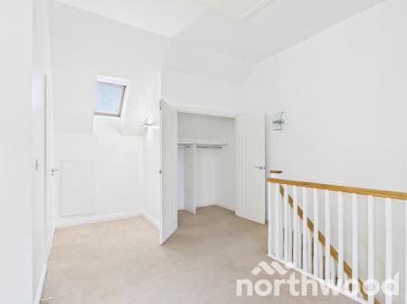 4 bedroom Semi-detached house to let in Sir John Killick Road, Repton Park, Ashford, TN23