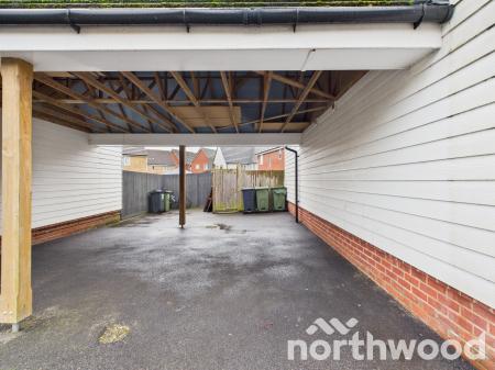 4 bedroom Semi-detached house to let in Sir John Killick Road, Repton Park, Ashford, TN23