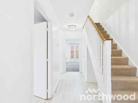 4 bedroom Semi-detached house to let in Sir John Killick Road, Repton Park, Ashford, TN23