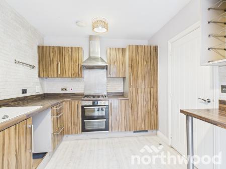 4 bedroom Semi-detached house to let in Sir John Killick Road, Repton Park, Ashford, TN23