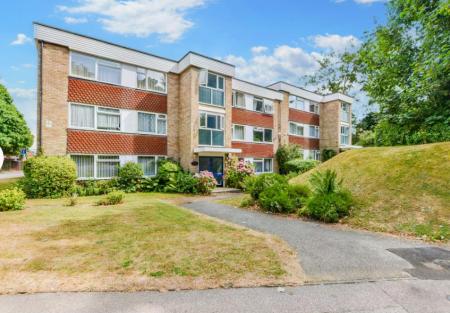 2 bedroom Flat to let in Canterbury Road, Town Centre, Ashford, TN24