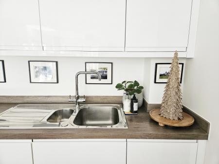 2 bedroom Flat to let in Hampton Place, Ashford, TN23