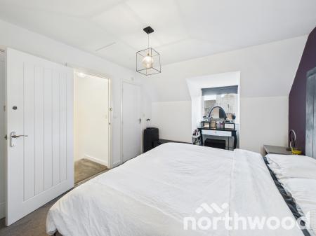 4 bedroom Semi-detached house for sale in Heritage Road, Bridgefield, Ashford, TN25