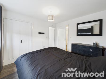 4 bedroom Semi-detached house for sale in Heritage Road, Bridgefield, Ashford, TN25