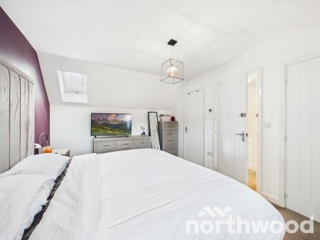 4 bedroom Semi-detached house for sale in Heritage Road, Bridgefield, Ashford, TN25