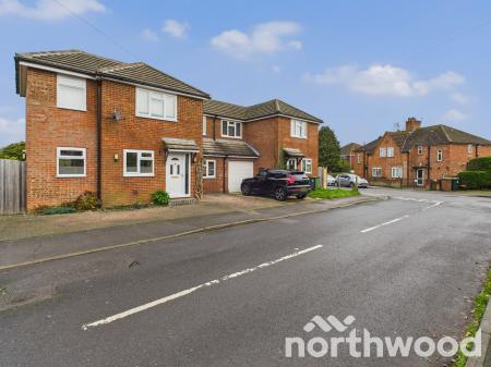 3 bedroom Semi-detached house to let in Royds Road, South Willesborough, Ashford, TN24