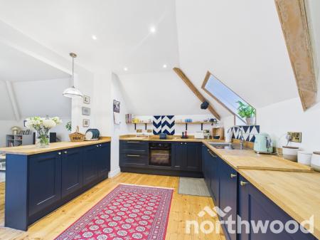 2 bedroom Flat for sale in The Grove, Pluckley, TN27