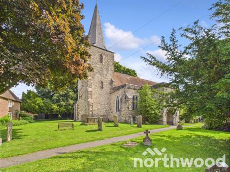 2 bedroom Flat for sale in The Grove, Pluckley, TN27