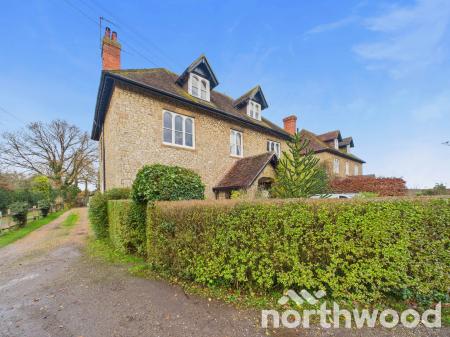 The Grove, Pluckley, TN27