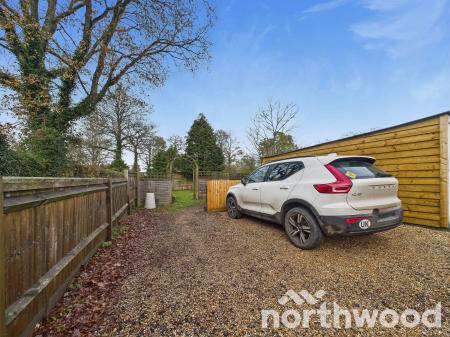 2 bedroom Flat for sale in The Grove, Pluckley, TN27