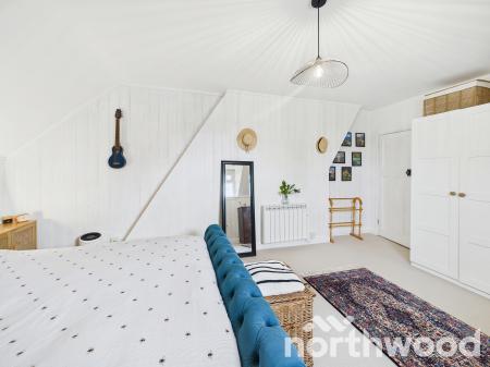 2 bedroom Flat for sale in The Grove, Pluckley, TN27