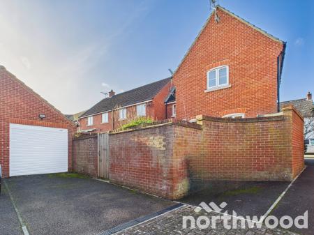 3 bedroom Semi-detached house for sale in Deyley Way, Singleton, Ashford, TN23