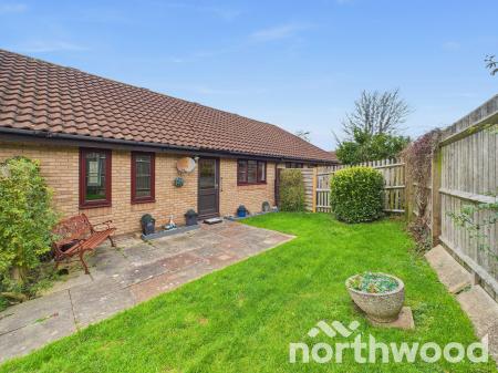 2 bedroom Bungalow for sale in Meridian Court, Singleton, Ashford, TN23