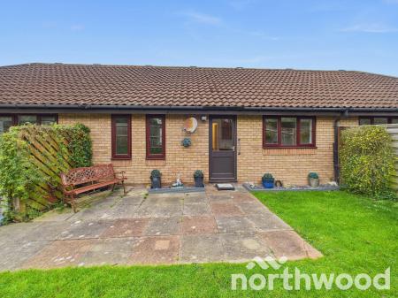 2 bedroom Bungalow for sale in Meridian Court, Singleton, Ashford, TN23