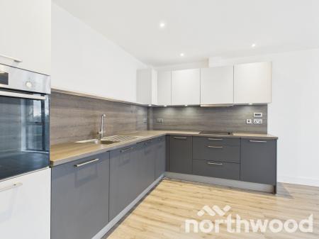 2 bedroom Flat to let in George Street, Victoria Point, Ashford, TN23