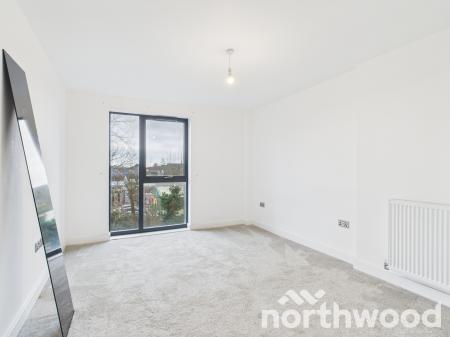 2 bedroom Flat to let in George Street, Victoria Point, Ashford, TN23