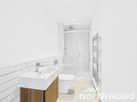 2 bedroom Flat to let in George Street, Victoria Point, Ashford, TN23