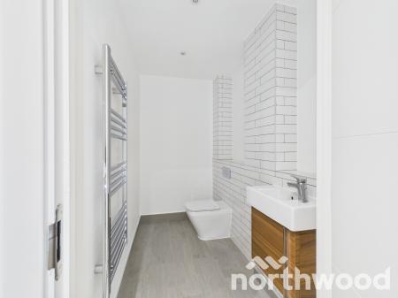 2 bedroom Flat to let in George Street, Victoria Point, Ashford, TN23