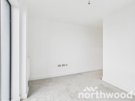 2 bedroom Flat to let in George Street, Victoria Point, Ashford, TN23