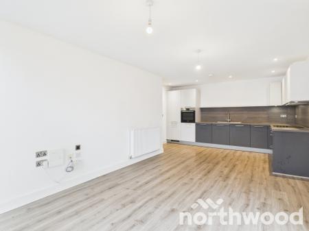 2 bedroom Flat to let in George Street, Victoria Point, Ashford, TN23