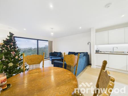 2 bedroom Apartment for sale in Leacon Road, Ashford, TN23