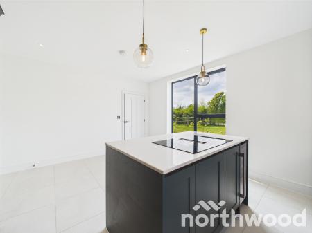 5 bedroom Detached house for sale in Meadow Farm, Great Chart, Ashford, TN23