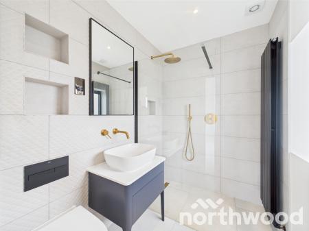 5 bedroom Detached house for sale in Meadow Farm, Great Chart, Ashford, TN23